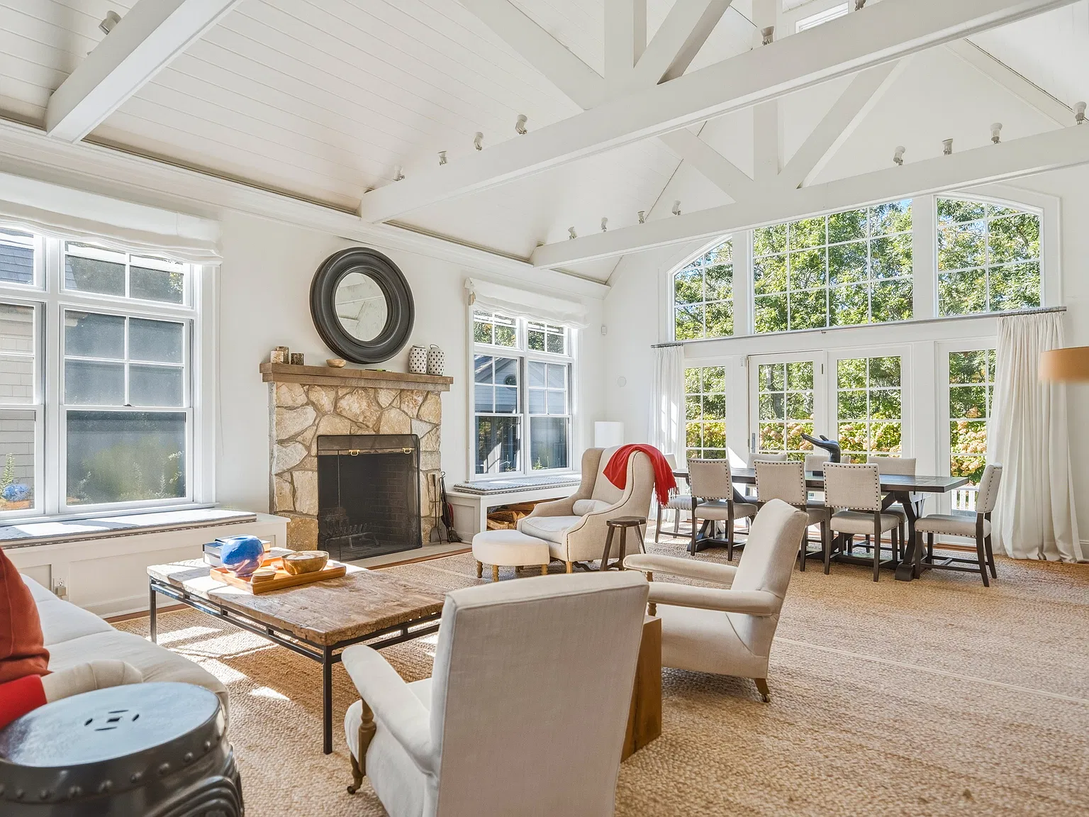 Effortless Summer Living Between Bridgehampton and Sag Harbor — Photo 4