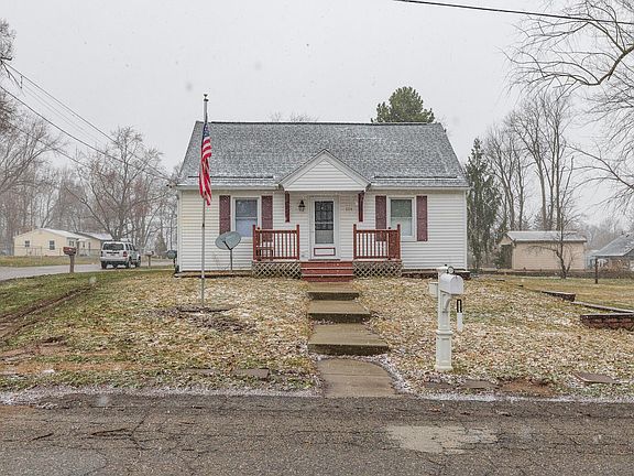 3rd image of 608 W Van Hoesen Blvd