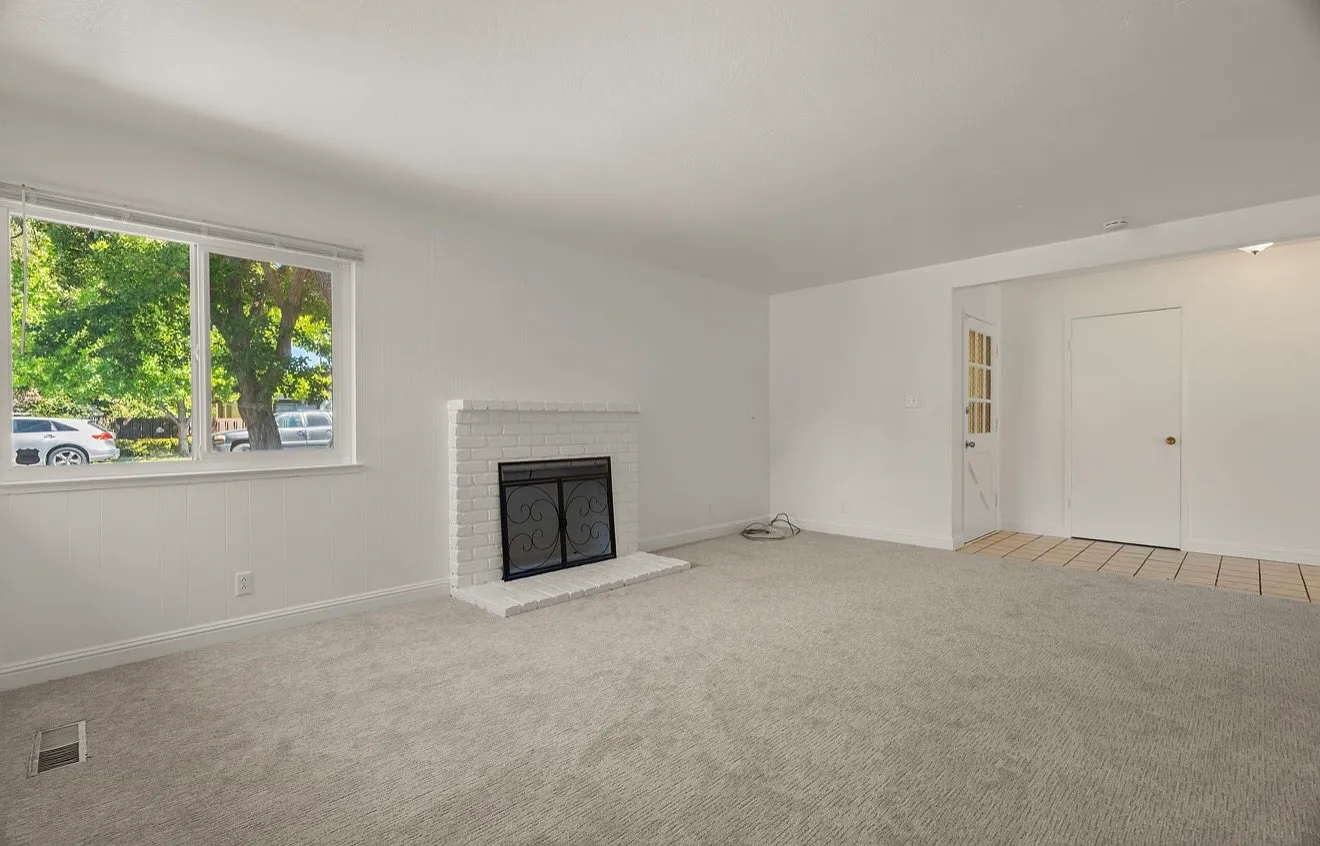 3 bed, 1311 sqft, $3,500 — Photo 4