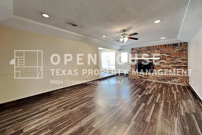 7465 Timberhill Dr — Photo 4