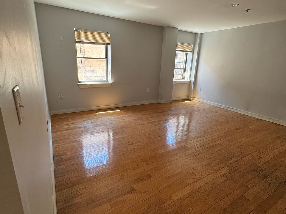 1st image of 532 Commonwealth Ave