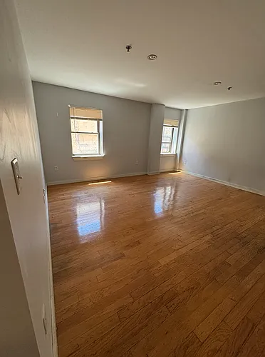 532 Commonwealth Ave Photo 1