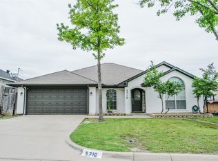 5716 Springtide Dr, Fort Worth, TX 76135
