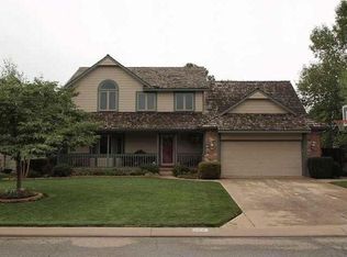 203 S Springwood Dr, Derby, KS 67037