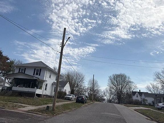 4th image of 1700 Olive St