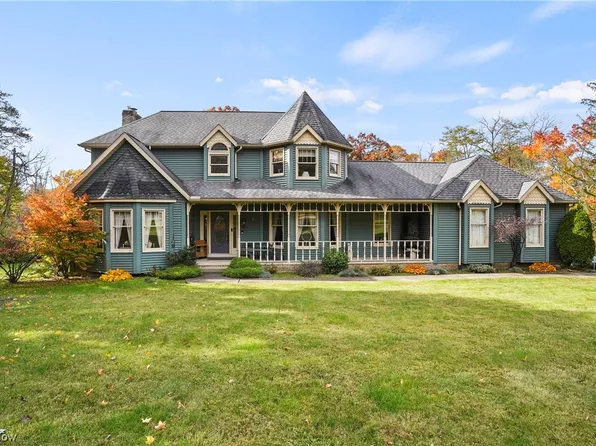2555 Spring Valley Blvd, Mogadore, OH 44260