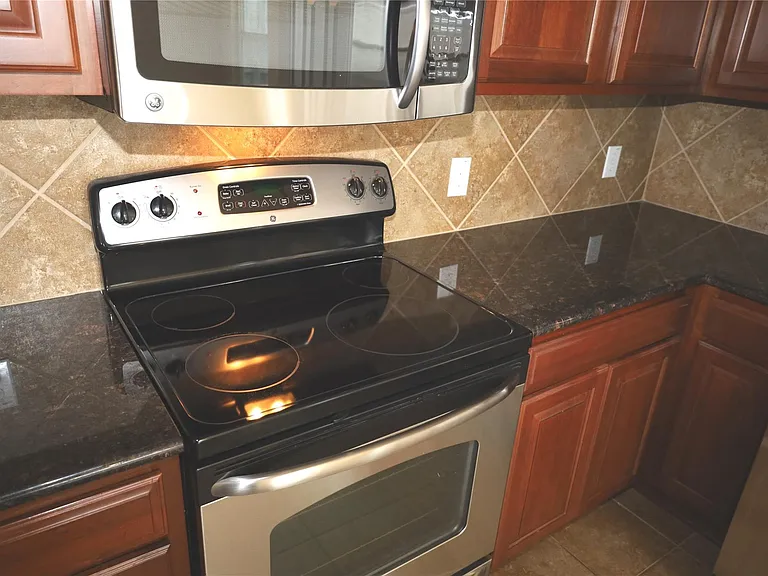 1804 Golden Arrow Ave — Photo 8