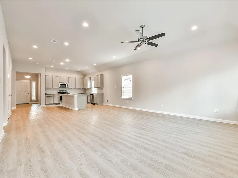 3911 Sugardale St — Photo 8