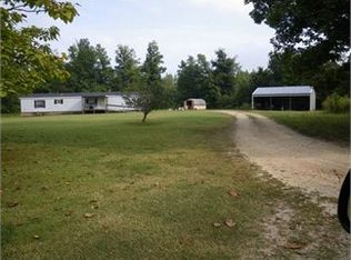 421 Steele Levee Rd, Gleason, TN 38229