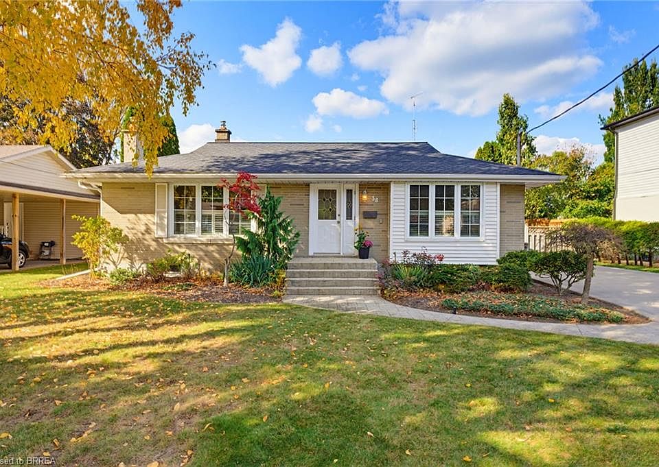 1st image of 38 Varadi Ave
