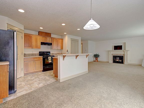 3rd image of 5723 NE 49th St