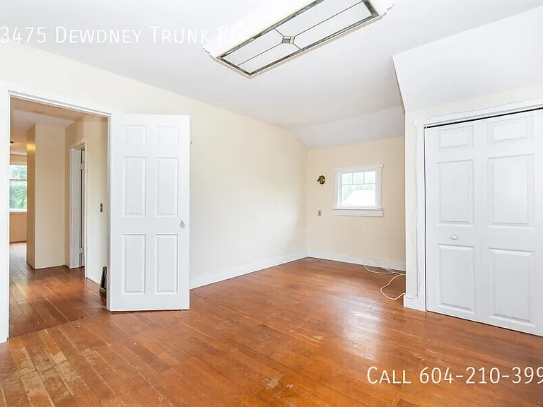 33475 Dewdney Trunk Rd — Photo 10