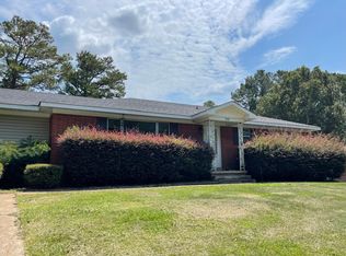 908 Lumpkin Ave, Tupelo, MS 38801