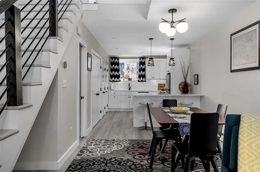 2 bed, 1.5 bath, 1220 sqft, $2,800 — Photo 3