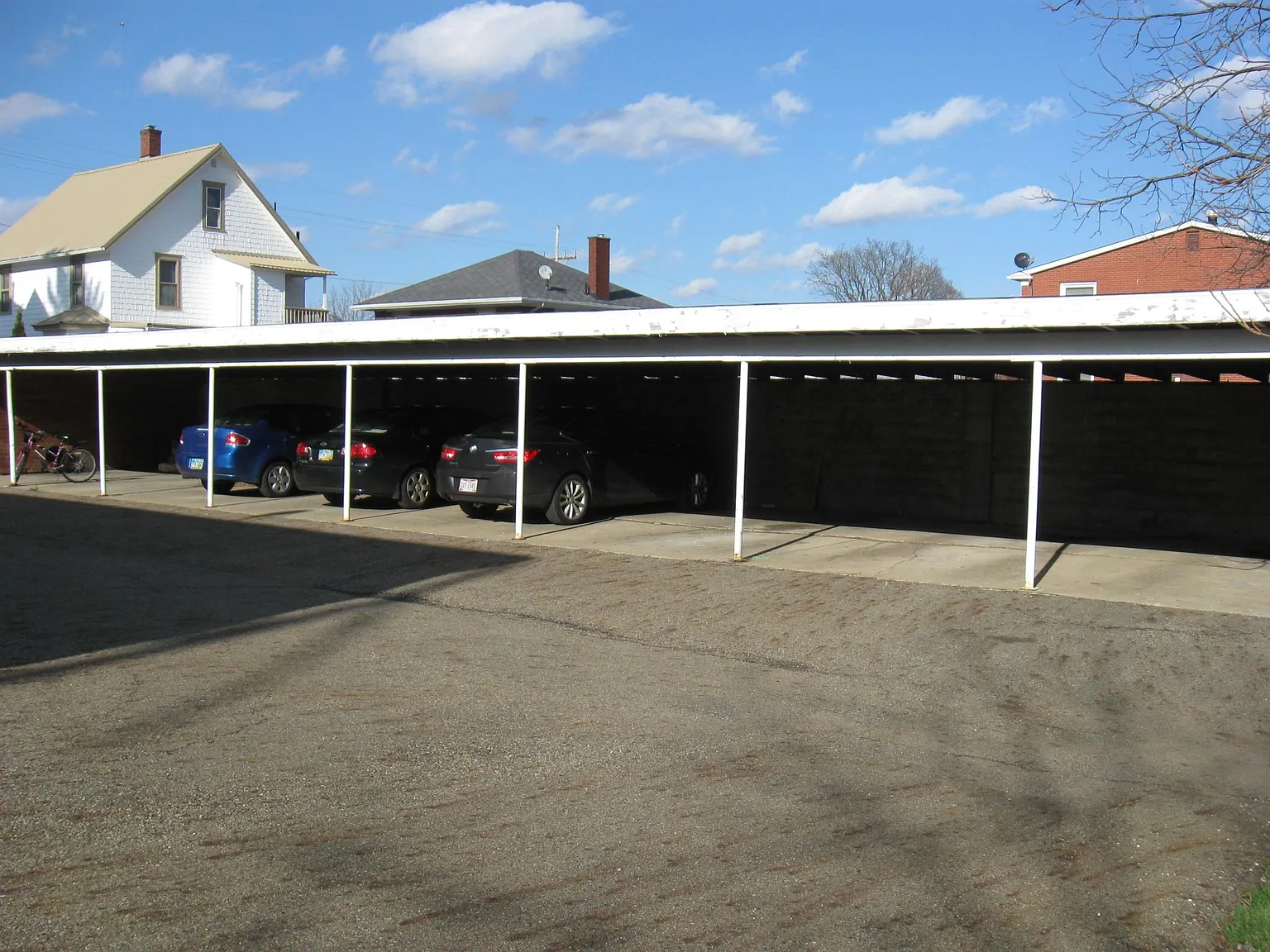 2 bed, 576 sqft, $825 — Photo 2