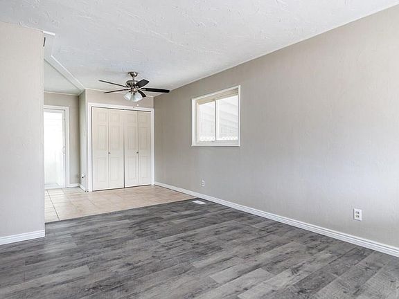 3rd image of 1827 Mohawk Rd