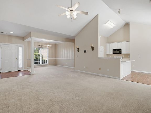 5th image of 10 Coachwhip Ct