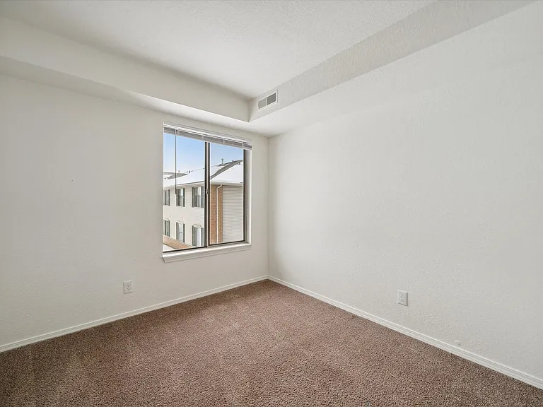 Two Bedroom (Classic) - 2 Bed / 2 Bath - 897 Sq.Ft.