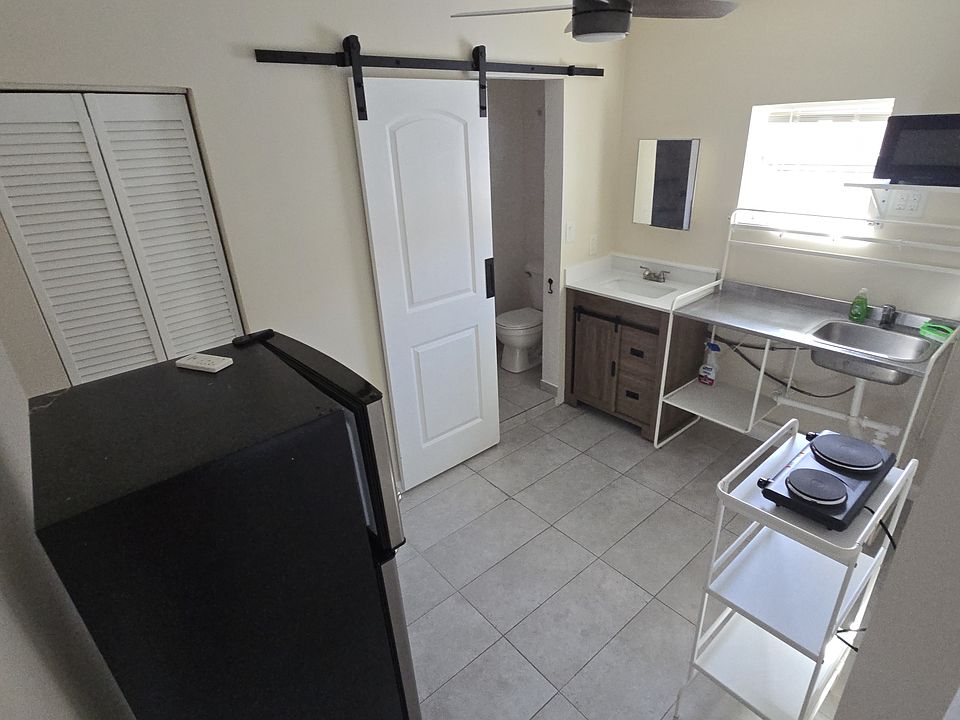 1st image of 3180 SW 6th St