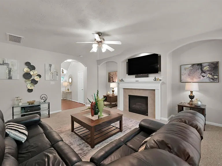 15 Aquiline Oaks Pl — Photo 11