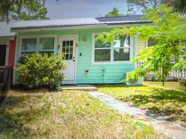 50 3rd St, Lanark Village, FL 32323