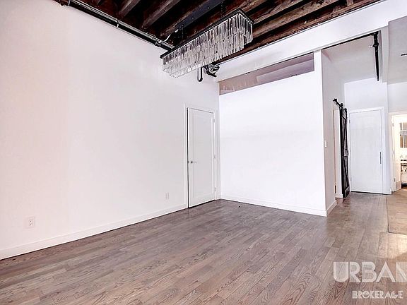 4th image of 86 E 10th St APT 1