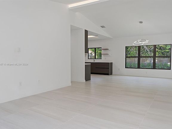 5th image of 6001 SW 62nd Ave
