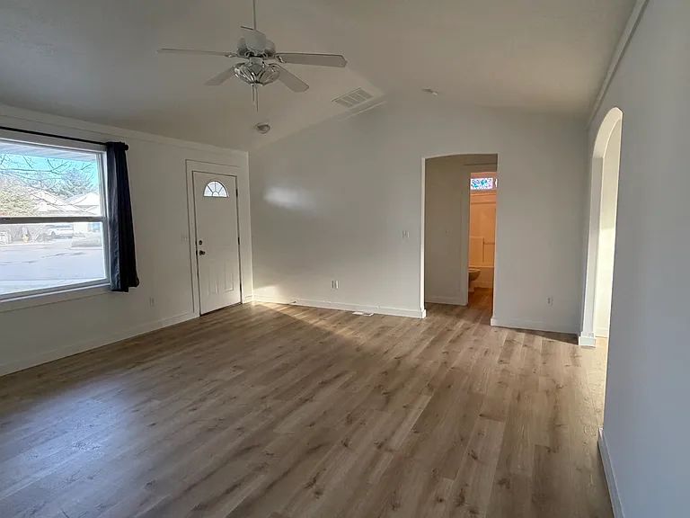 1122 S Ada St — Photo 10