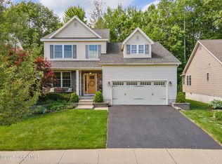 30 Sycamore St, Ballston Lake, NY 12019
