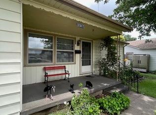 207 E 15th St, Larned, KS 67550