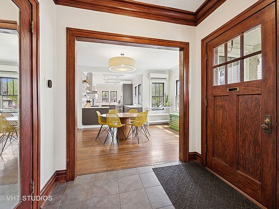 2nd image of 612 S Oak Park Ave