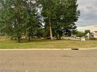 537 E Lakewood Dr, Canal Fulton, OH 44614