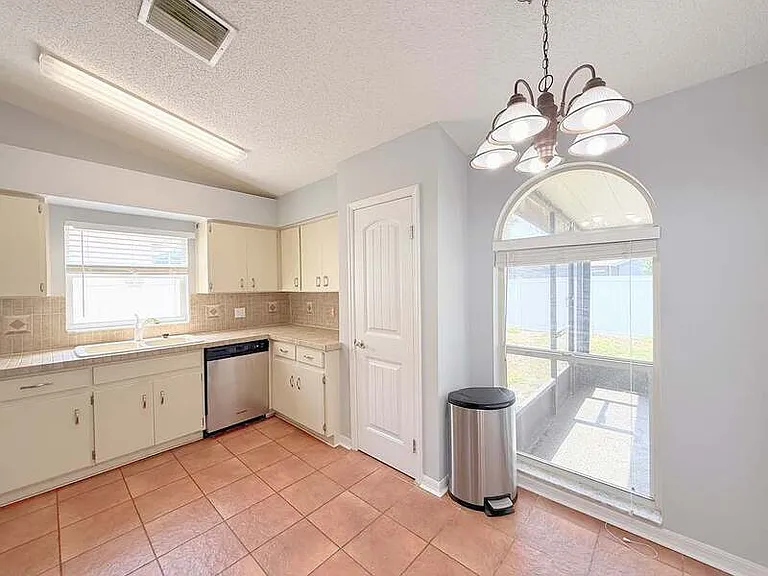 1118 Hardwood Dr — Photo 13