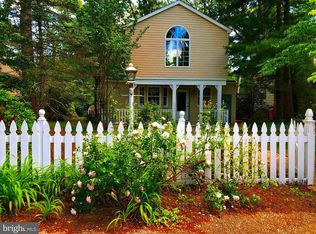 659 Riverside Dr, Pasadena, MD 21122