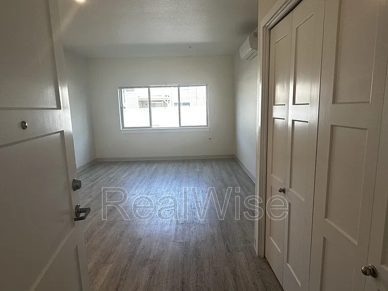 1935 Table Rock Rd #10 — Photo 6