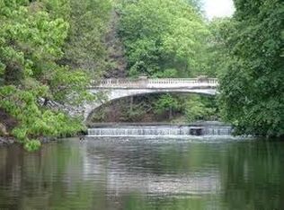 14 Circle Dr, Hyde Park, NY 12538