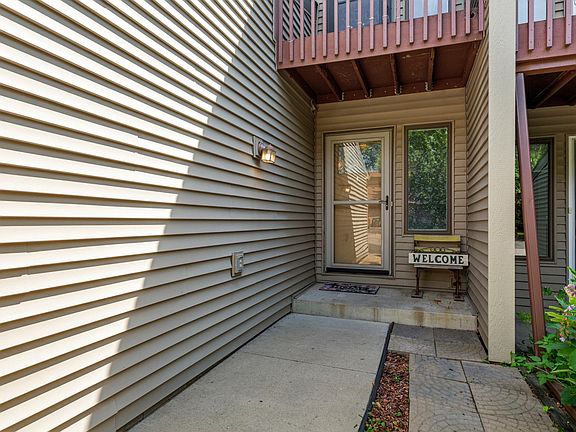 2nd image of 1128 Highland Ave
