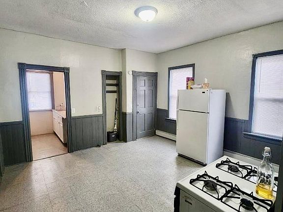 5th image of 265 Althea St Floor 3