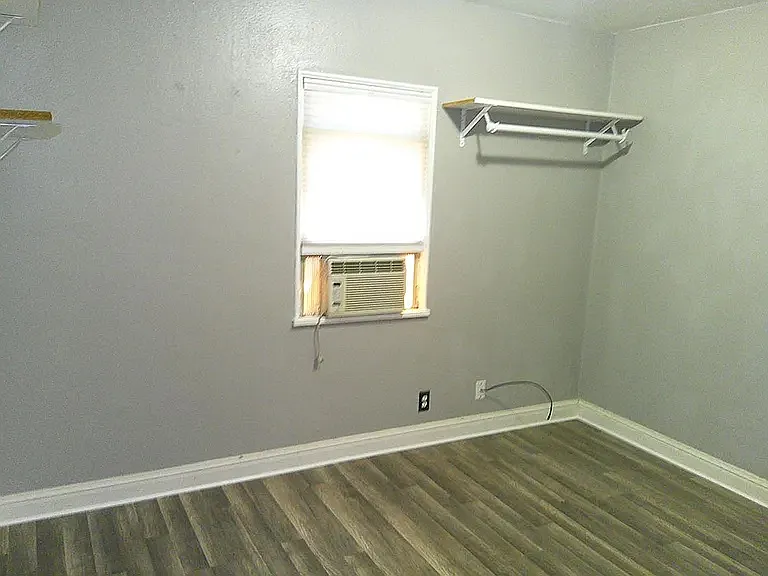 430 E Taylor St — Photo 9