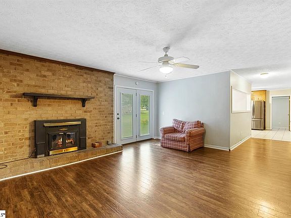 5th image of 8 Lynchburg Dr