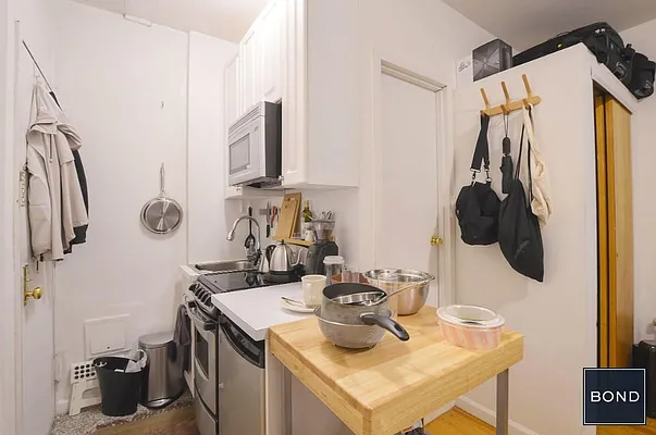 Rented by Bond New York | media 11