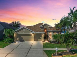 1604 Mira Lago Cir, Ruskin, FL 33570