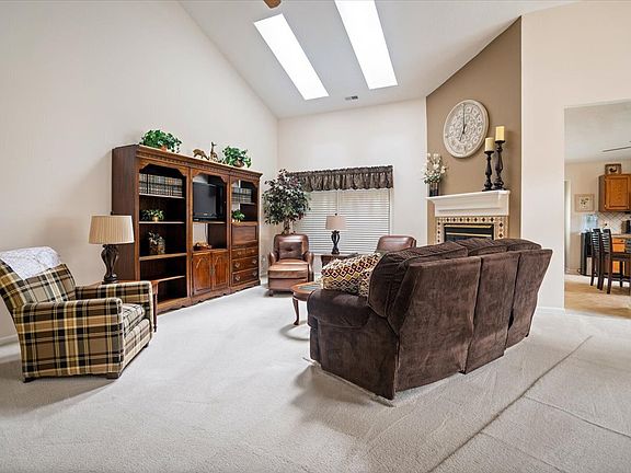 3rd image of 6367 Stratford Dr S