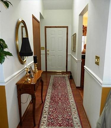 2nd image of 900-8 Hampton Cir