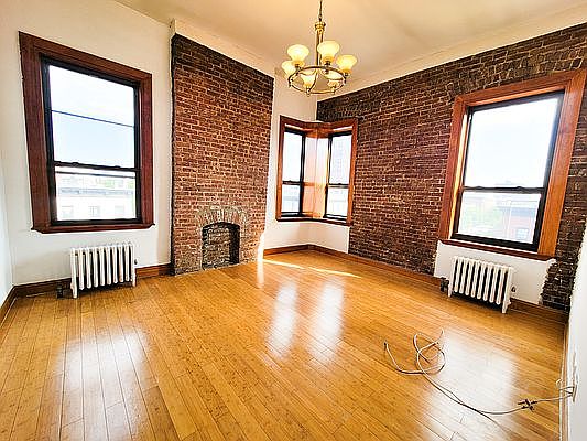 1st image of 404 E 117th St #5