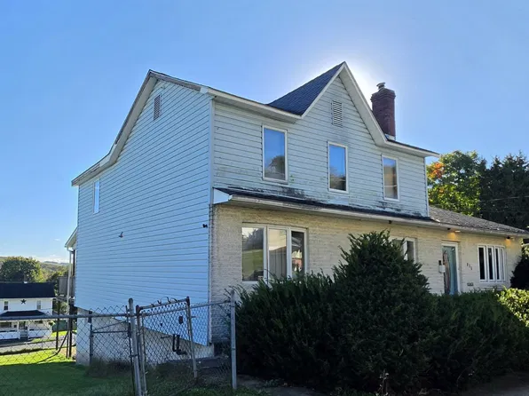 911 Palmer Ave, Patton, PA 16668