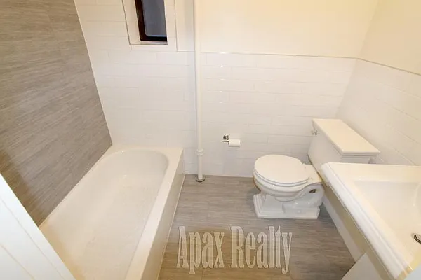 Rented by Apax Realty LLC | media 26