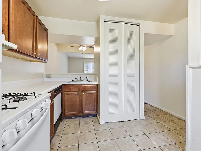 Crown Square Apartments — Photo 7