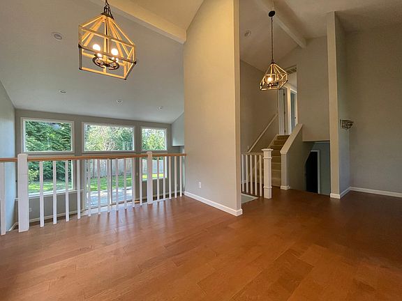 4th image of 10607 NE 19th Pl