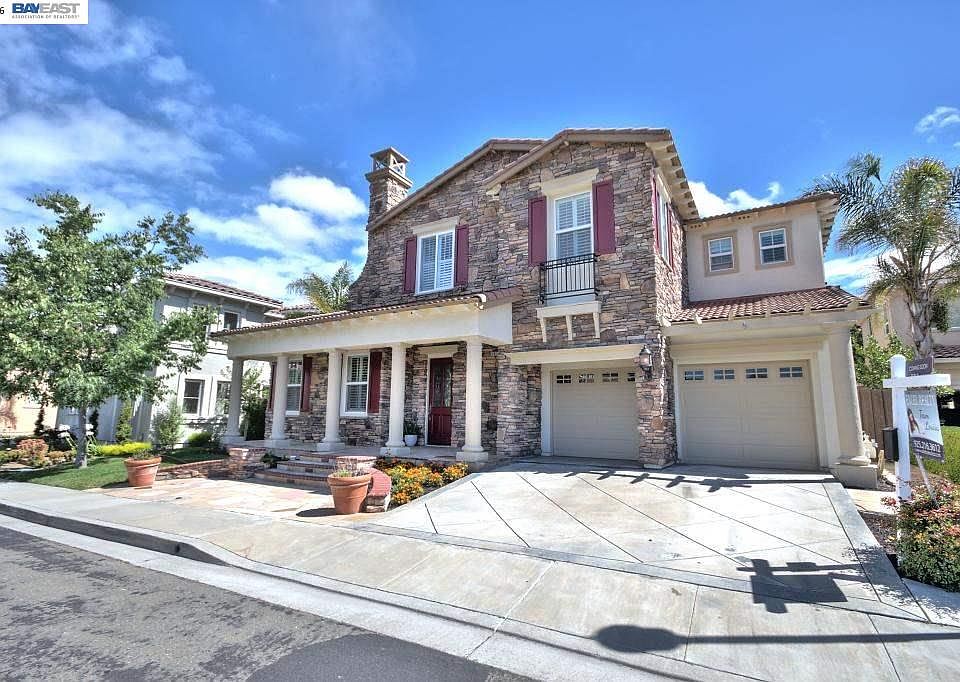 2nd image of 2619 Casella Way